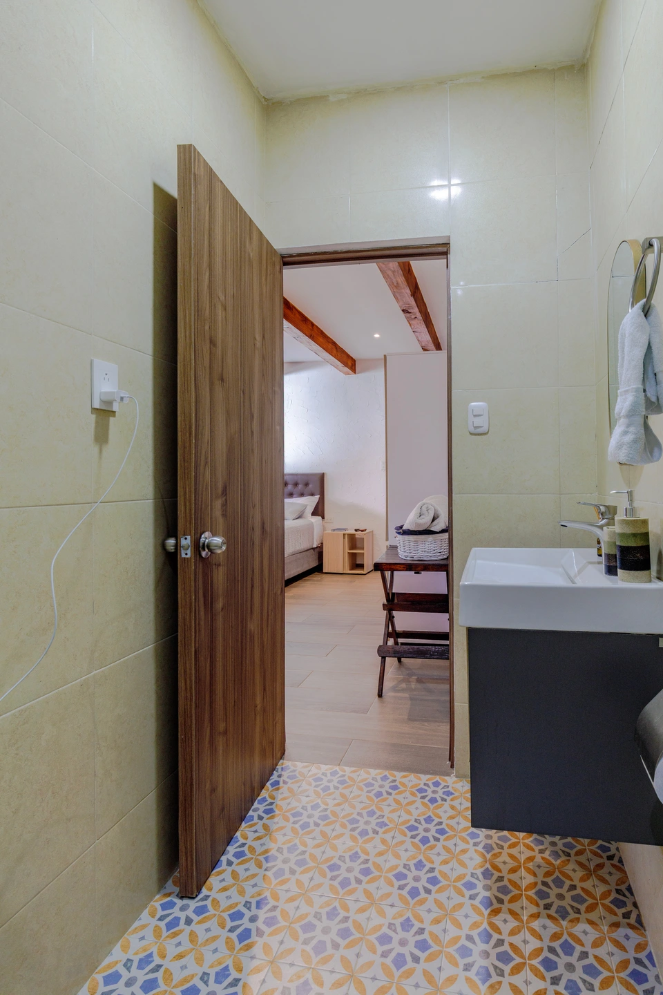 Room 1 private bathroom