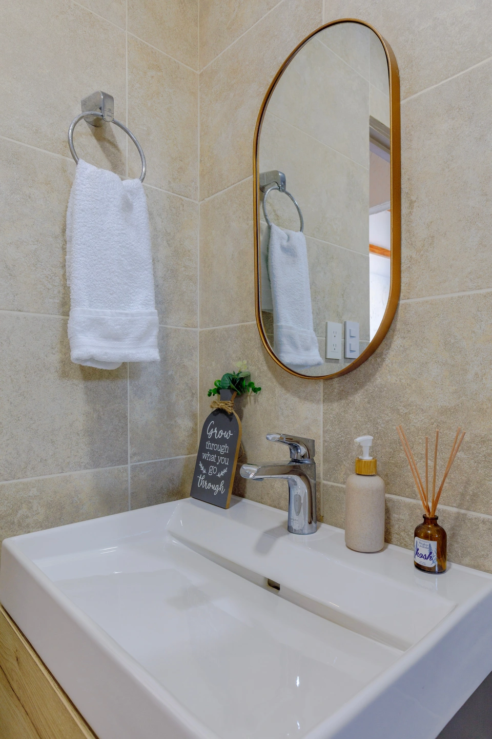Room 4 private bathroom sink